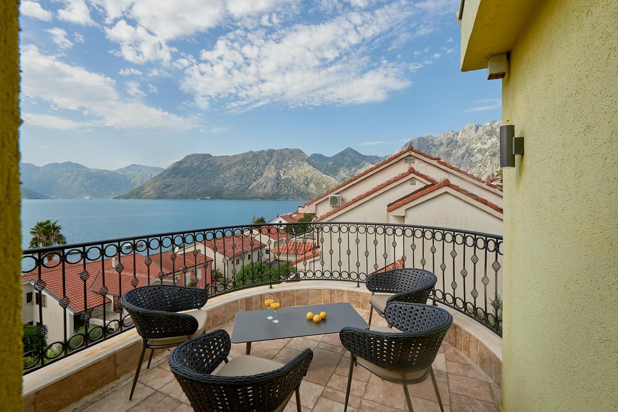 2Montenegro Mimoza Apartments Dobrota Esterno foto