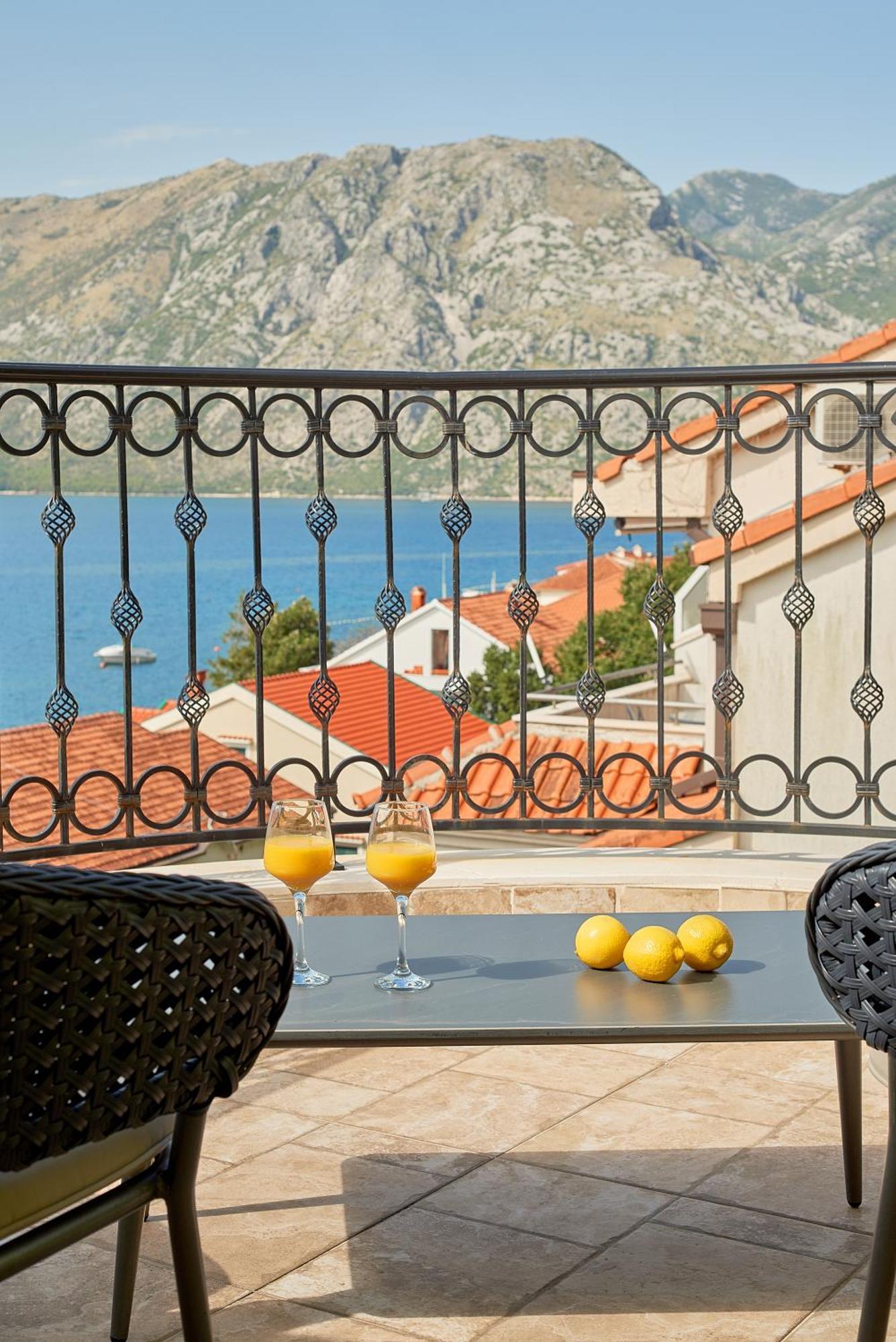 2Montenegro Mimoza Apartments Dobrota Esterno foto
