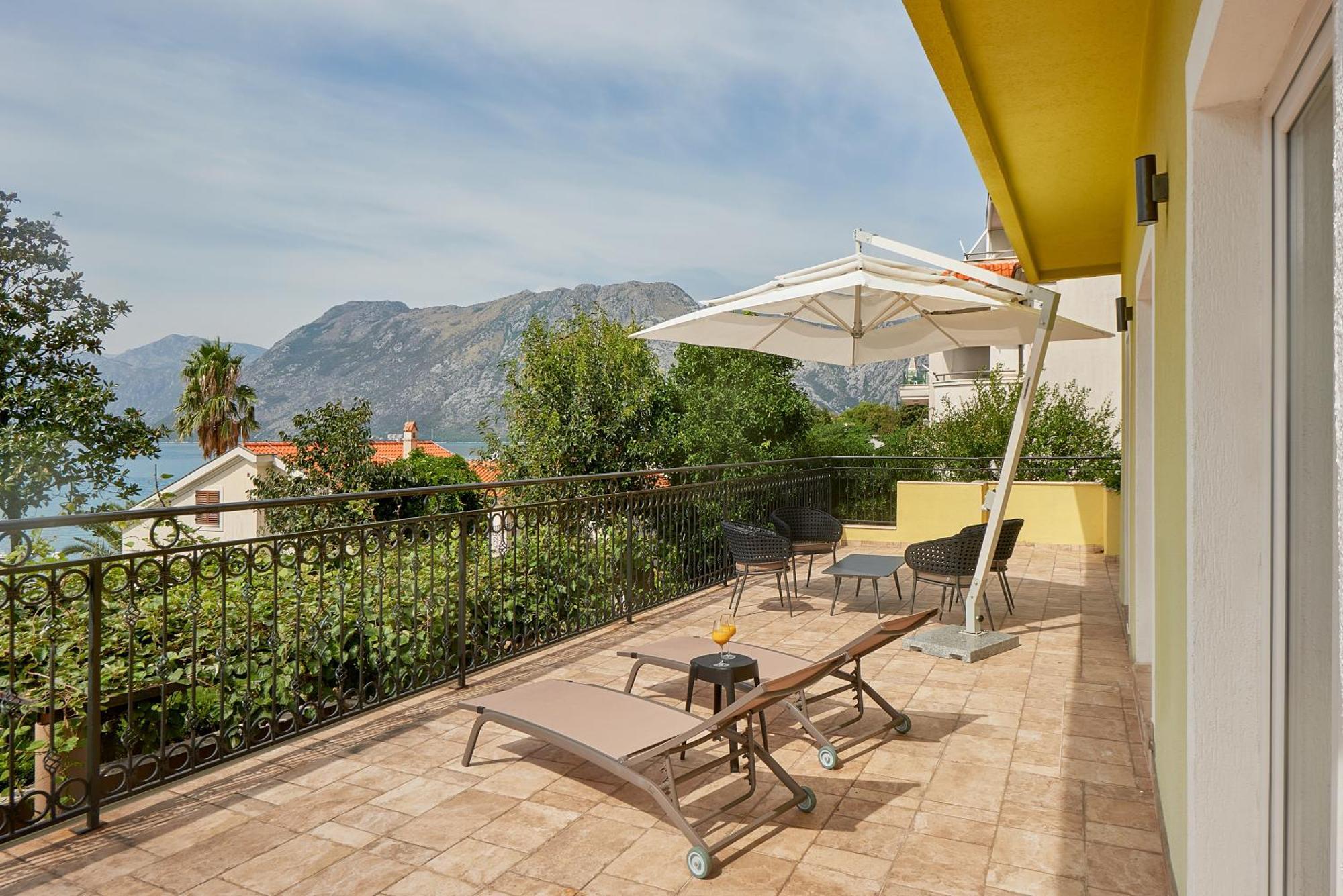 2Montenegro Mimoza Apartments Dobrota Esterno foto