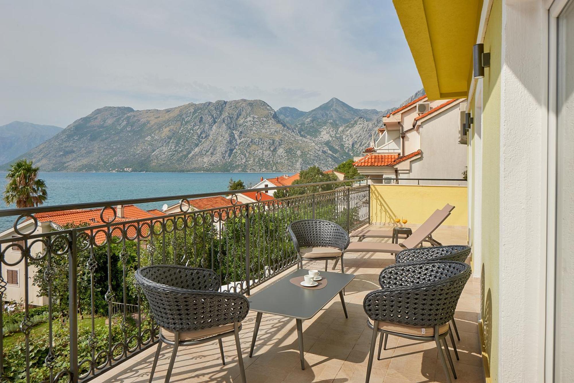 2Montenegro Mimoza Apartments Dobrota Esterno foto