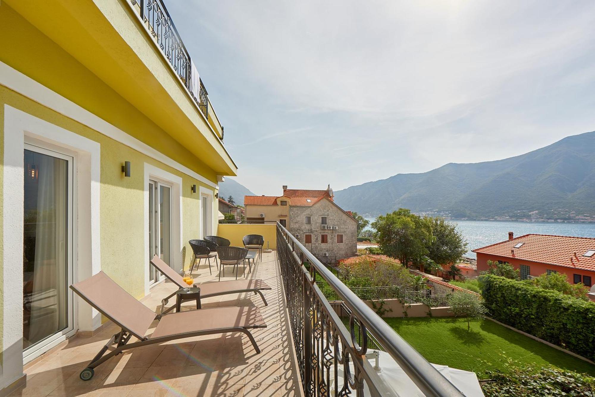 2Montenegro Mimoza Apartments Dobrota Esterno foto